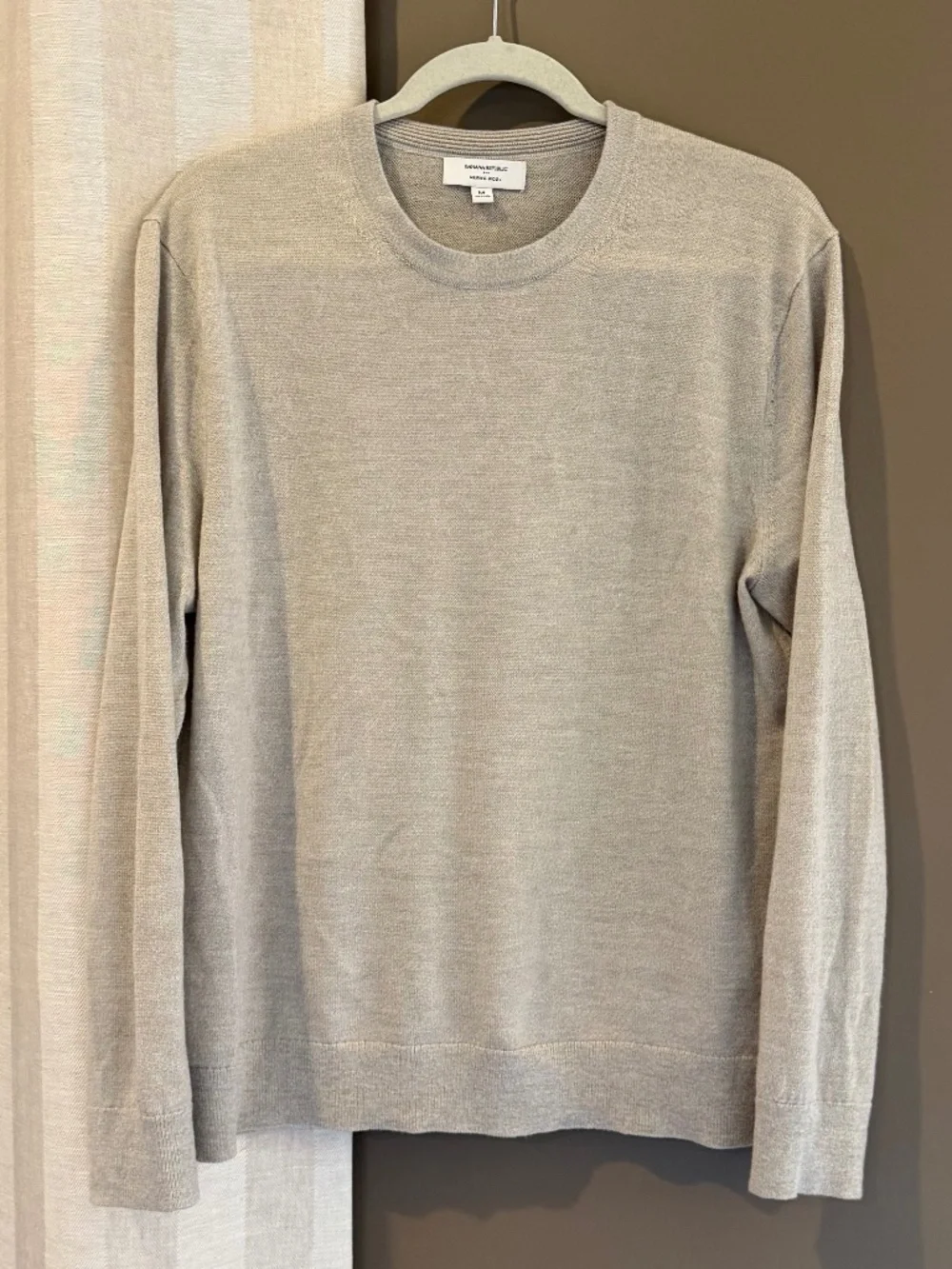 Banana Republic Merino Wool Tan Lightweight Crewneck Sweater, Size Medium